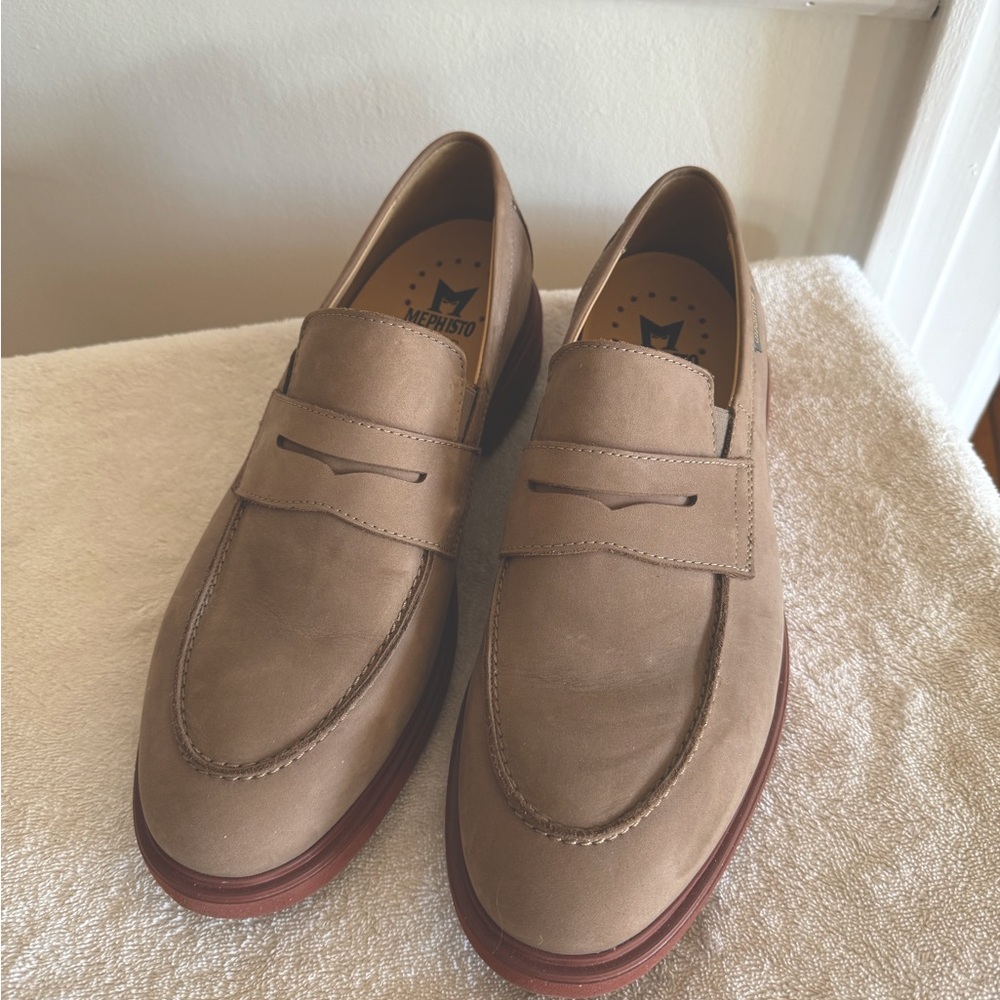 Mephisto Buck Loafers, Mens Size 10....NEW